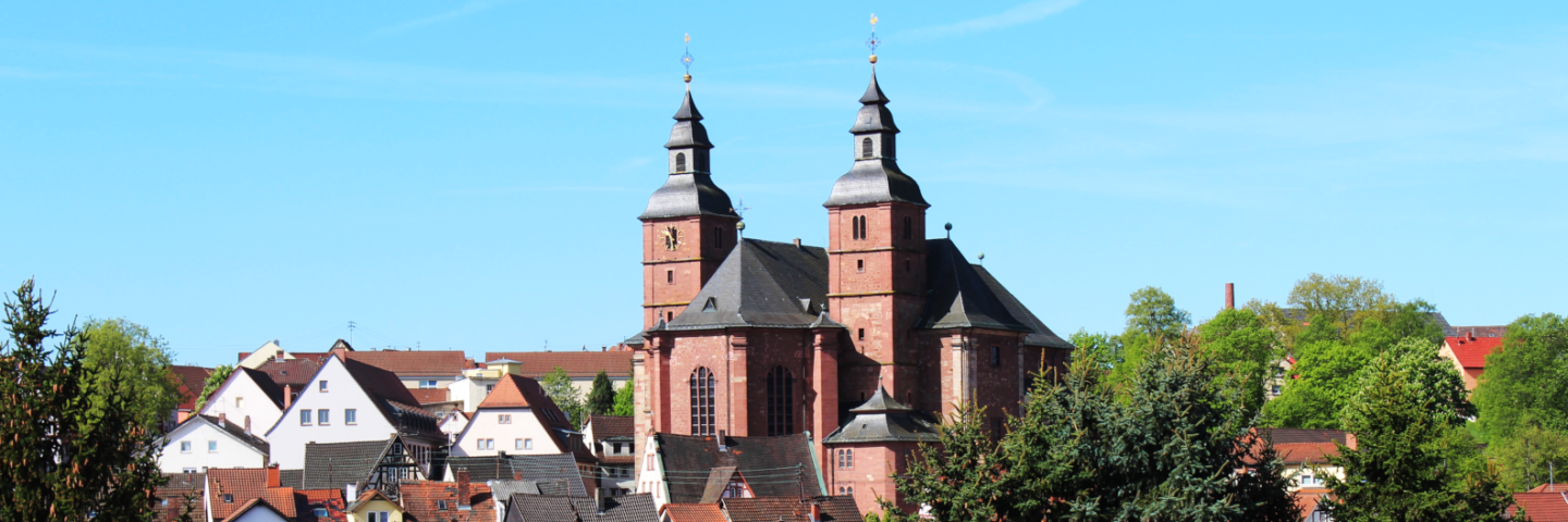 Das Bild zeigt die Wallfahrtskirche in Walldürn.