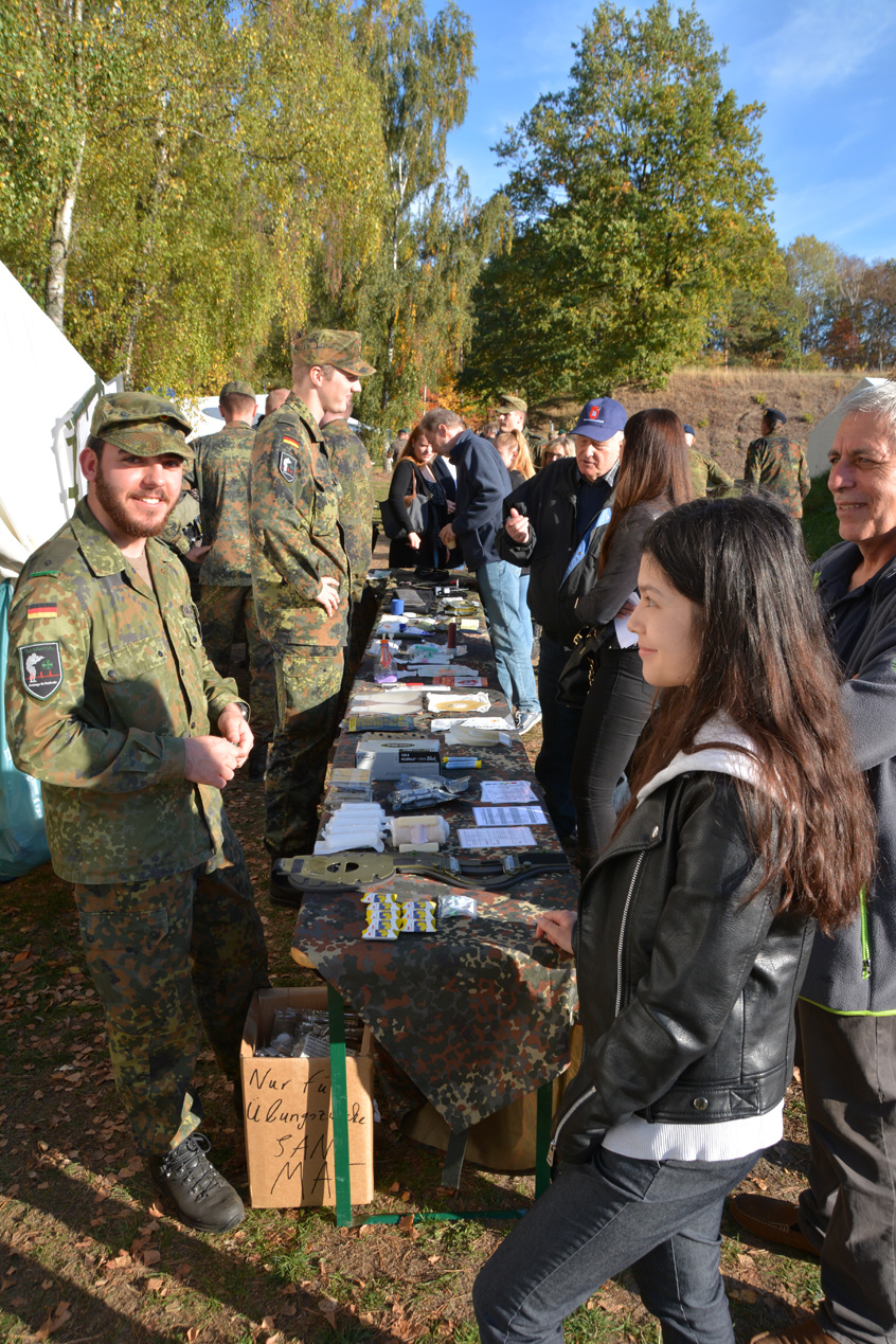 Info Stand - Schießen mit Gästen