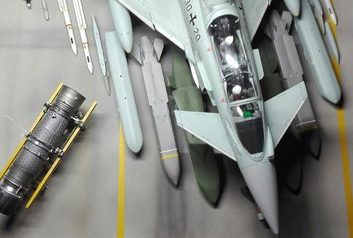 Eurofighter mit BewaffnungGebaut von Peter Wagner 1:48 Revell 