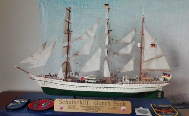 Segelschulschiff Gorch Fock 2, am 24.2.1958 auf Stapel gelegt, Stapellauf am 23.8.1958 bei Blom+Voss gebaut, Botschafter in blau für Deutschland, war jahrelang auf dem 10 Mark Schein Motiv, derzeitig im Trockendock. Gebaut von Peter Wagner 