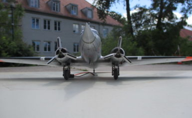 XA 112 Schulungsflugzeug DC 47 NASARR, Bundeswehr mit Starfighternase für F 104 gebaut von Peter Wagner 1:72 