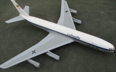Boeing 707-320 C, am 8.11.1968 auf den Namen Otto Lilienthal getauft, Maßstab 1:72 