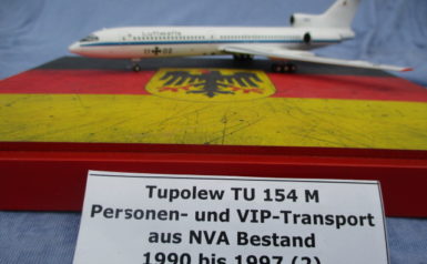 Tupolew TU-154M, Natoname Careless, wurde 1989 von der NVA übernommen, als Reise- und Transportflugzeug, 1:144 