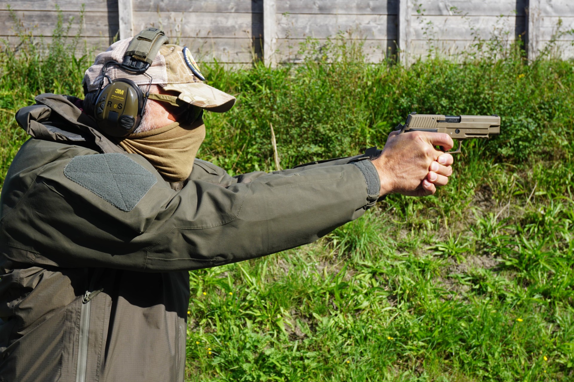 Pistolenschütze bei der Kreismeisterschaft Kurzwaffe