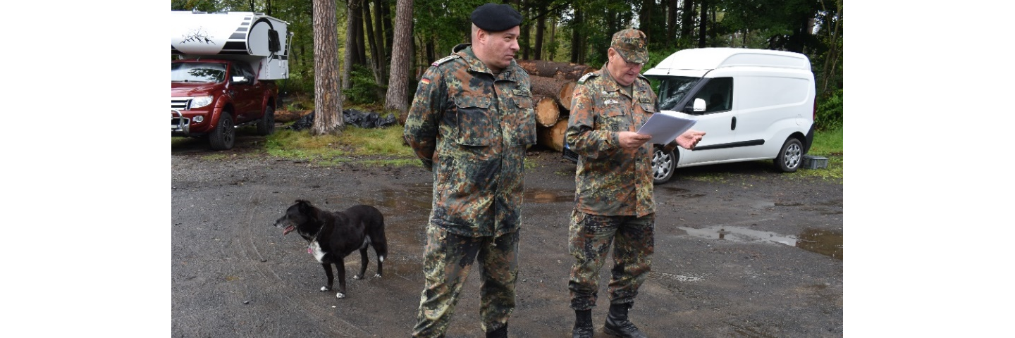 Hauptfeldwebel d. R. Jens Boehlke erhielt durch den Kreisvorsitzenden die Dankesurkunde für 20jährige Mitgliedschaft im Verband der Reservisten der Deutschen Bundeswehr e. V.