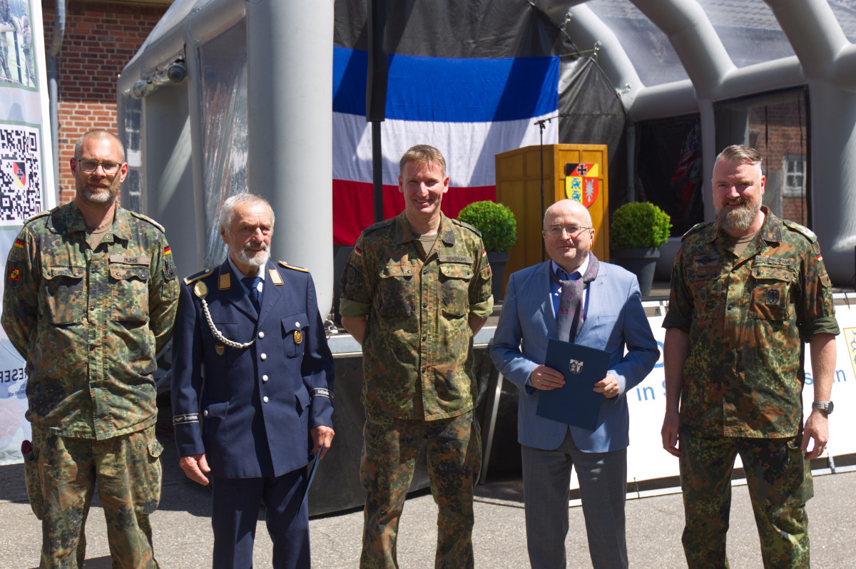 Oberstleutnant d.R Oliver Muhs, Oberstleutnant d.R. Bernd Illig, Oberst d.R. Prof.Dr. Patrick Sensburg, Stabsunteroffizier d.R. Günter Voss, Oberst d.R. Dr. Marc Lemmermann