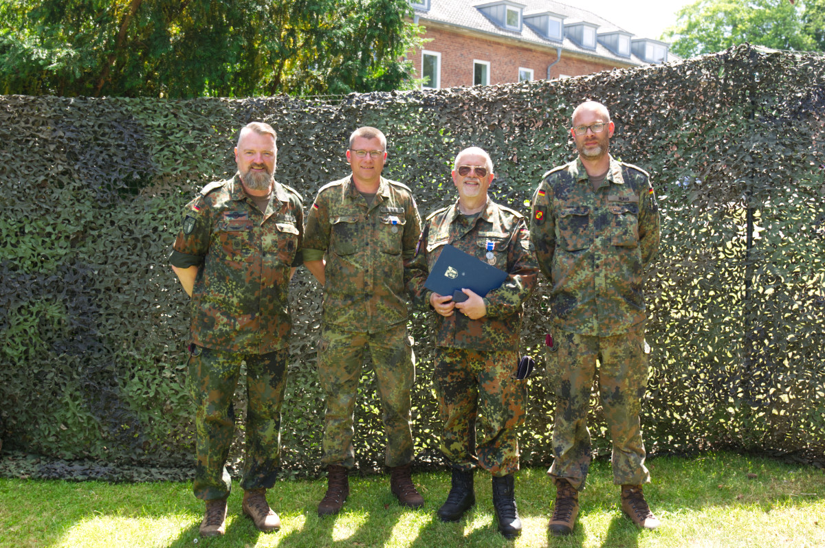 Oberst d.R. Dr. Marc Lemmermann, Stabsfeldwebel d.R. Björn Nielsen, Kapitänleutnant d.R. Thomas Däche,Oberstleutnant d.R Oliver Muhs