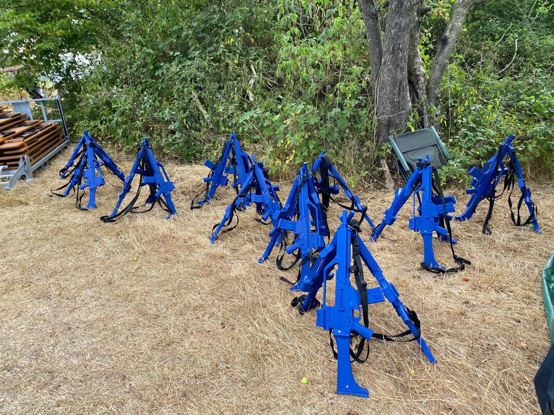 Blueguns ermöglichen es Grundlagen der Waffenausbildung zu üben.