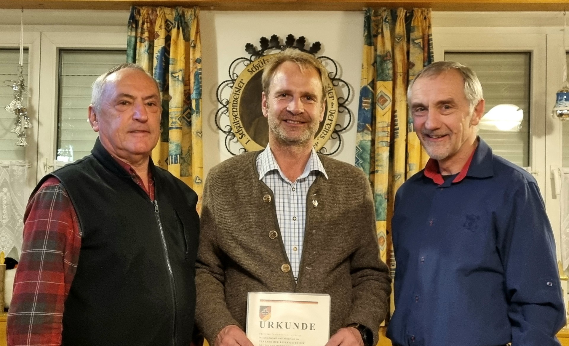 Überreichung der Urkunde für 25 Jahre